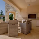 Haus In Mit Privatem Pool By Interhome Tatil Evi *