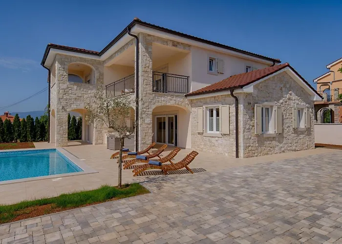 Сasa de vacaciones Haus In Mit Privatem Pool By Interhome Pinezići
