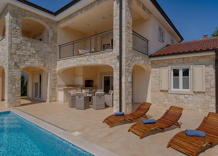 Haus In Mit Privatem Pool By Interhome Сasa de vacaciones