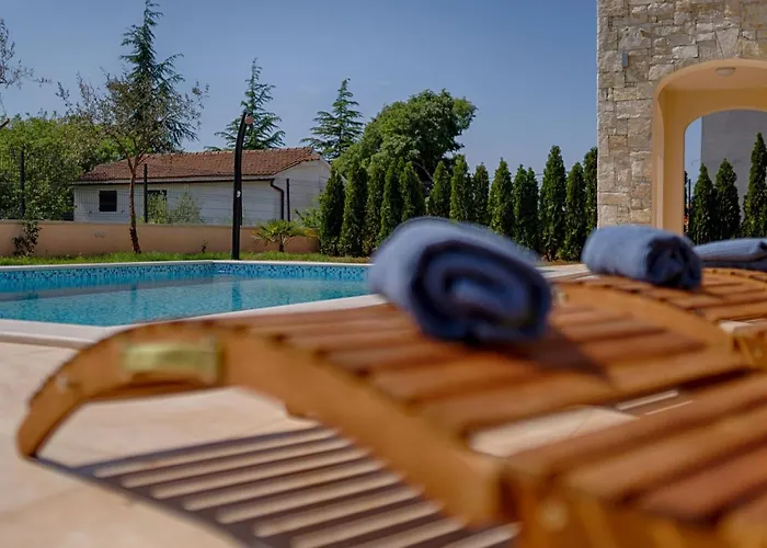 Сasa de vacaciones Haus In Mit Privatem Pool By Interhome