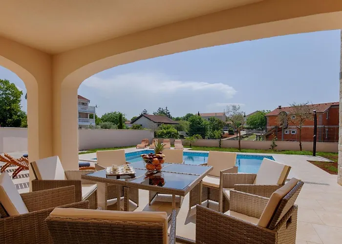 Сasa de vacaciones Haus In Mit Privatem Pool By Interhome *