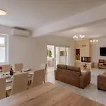 Prázdninový dům Haus In Mit Privatem Pool By Interhome Pinezići
