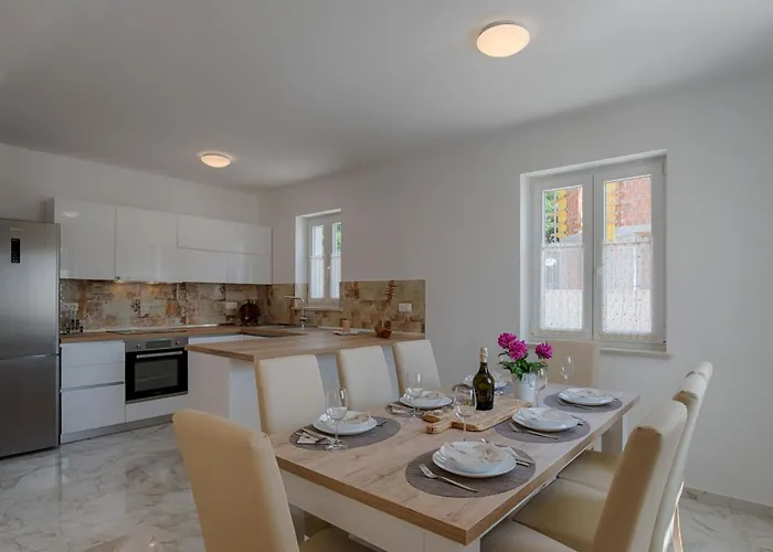 Дом отдыха Haus In Mit Privatem Pool By Interhome