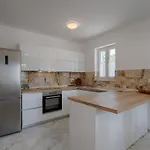 Haus In Mit Privatem Pool By Interhome 度假居 *