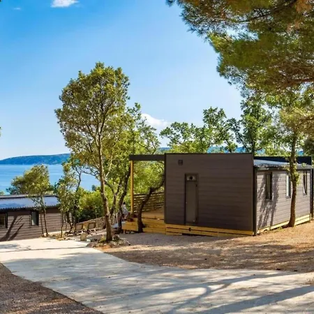 Haus In Mit Privatem Pool By Interhome 度假居 Pinezići