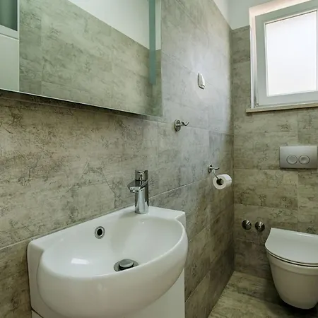 Haus In Mit Privatem Pool By Interhome * Pinezici (Krk)