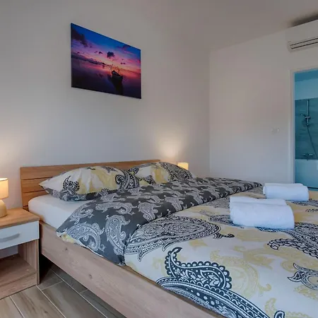 Haus In Mit Privatem Pool By Interhome Holiday home Pinezici (Krk)